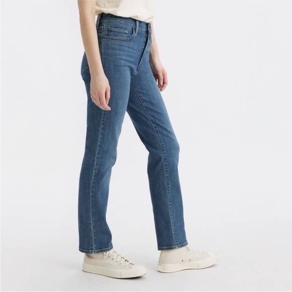 NWT Levi's - Women's 724 High-Rise
Straight J Way Way Back Sz 28 - Picture 2 of 4